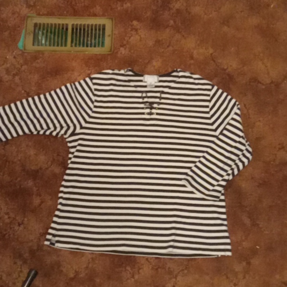 Jennifer Moore, XL size, black and white with stringed v-neck